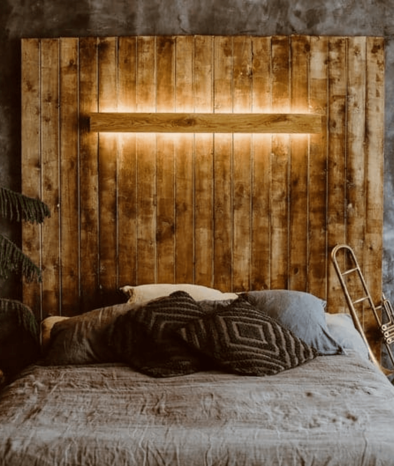 PURE Handcrafted Linear Wall Lamp
